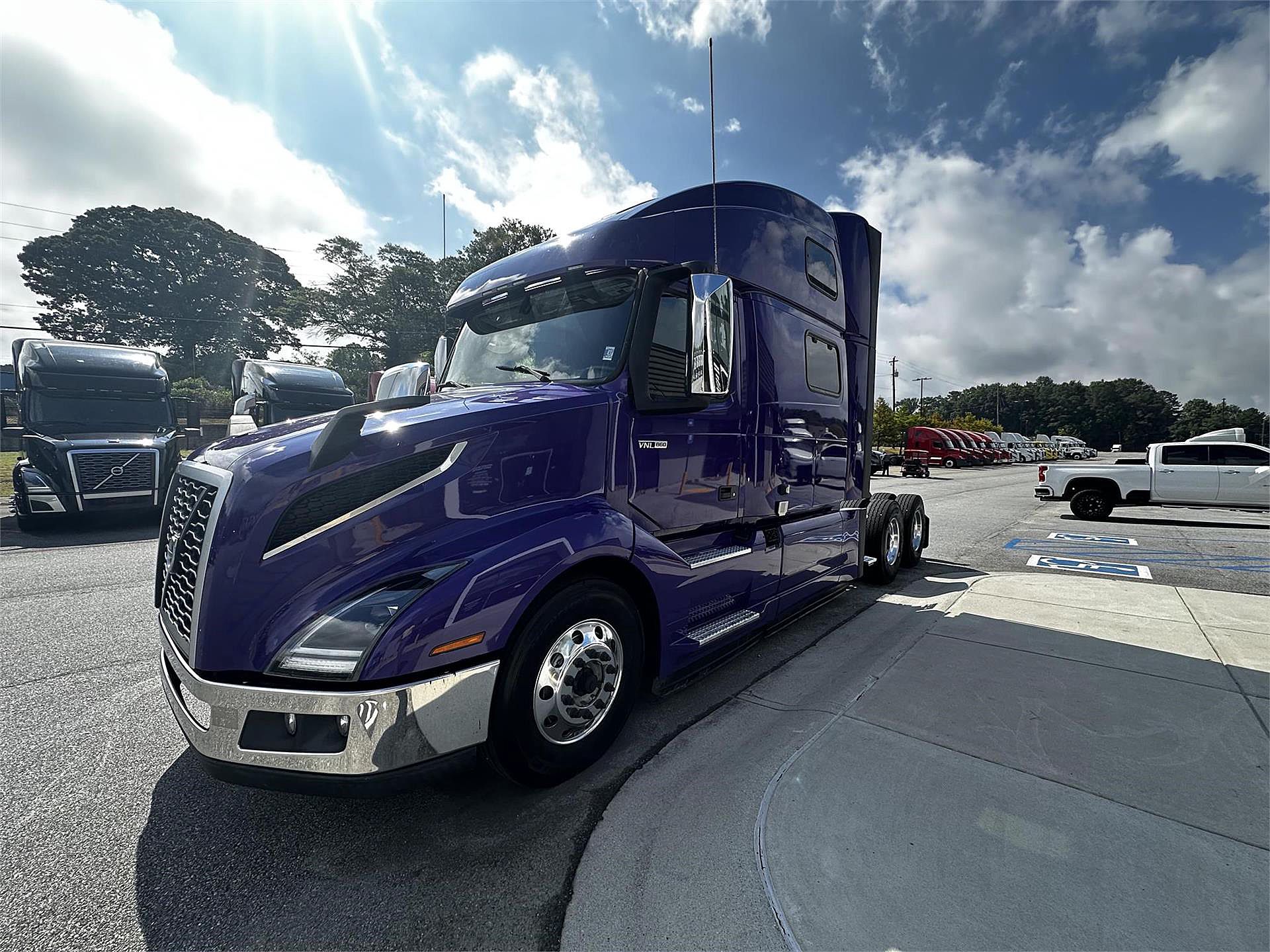 2023-volvo-vnl+860.6.jpg